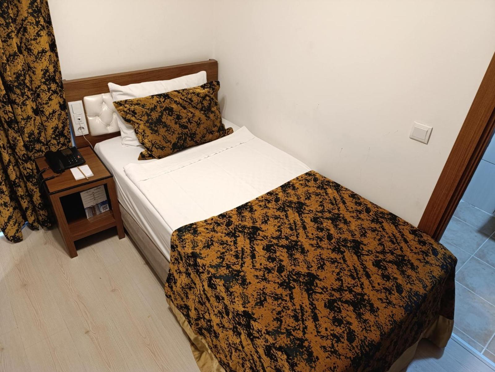 เดอะ คอร์เนอร์ พาร์ค โฮเต็ล Hotel อันตัลยา ภายนอก รูปภาพ