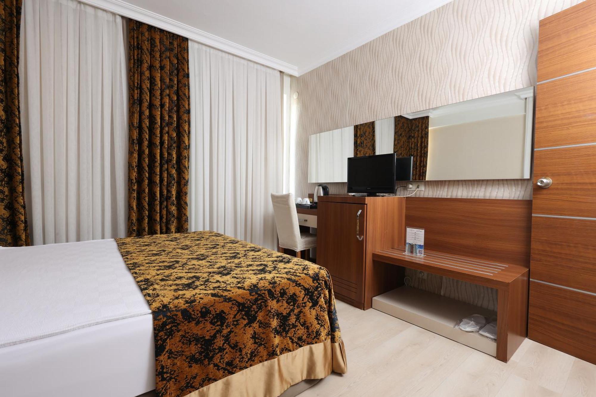 เดอะ คอร์เนอร์ พาร์ค โฮเต็ล Hotel อันตัลยา ภายนอก รูปภาพ
