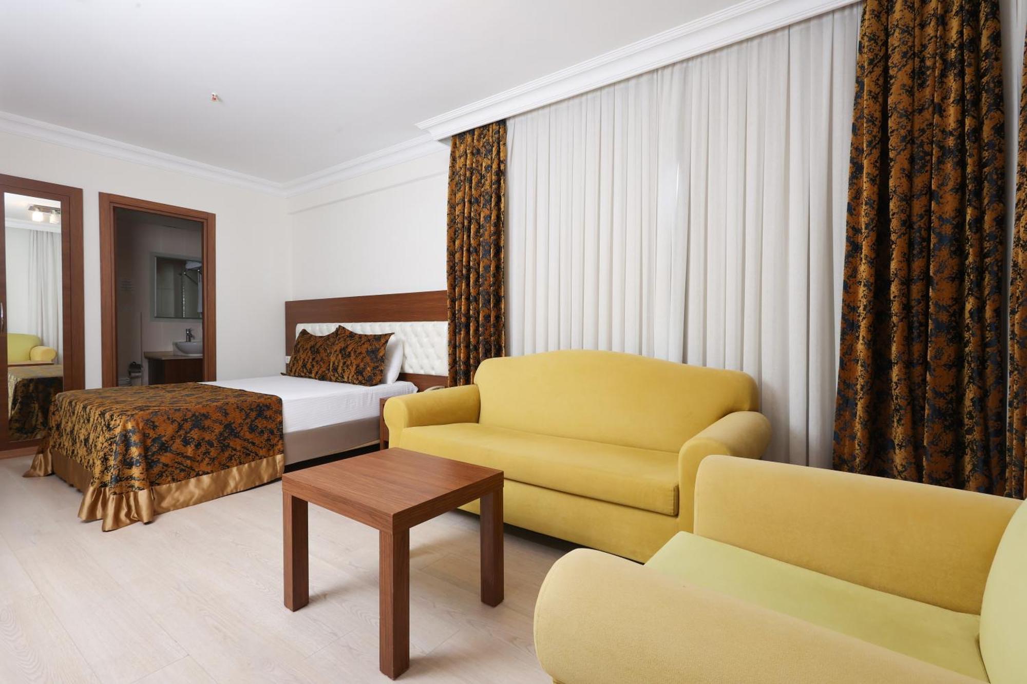 เดอะ คอร์เนอร์ พาร์ค โฮเต็ล Hotel อันตัลยา ภายนอก รูปภาพ