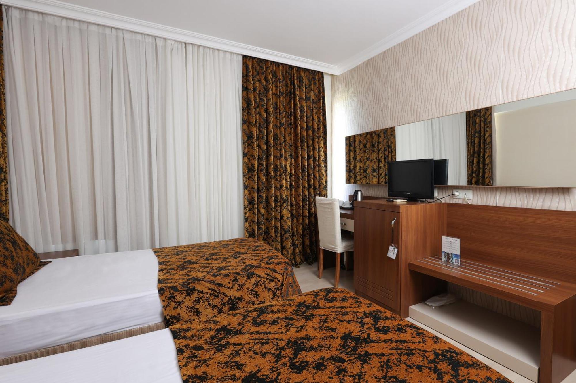 เดอะ คอร์เนอร์ พาร์ค โฮเต็ล Hotel อันตัลยา ภายนอก รูปภาพ