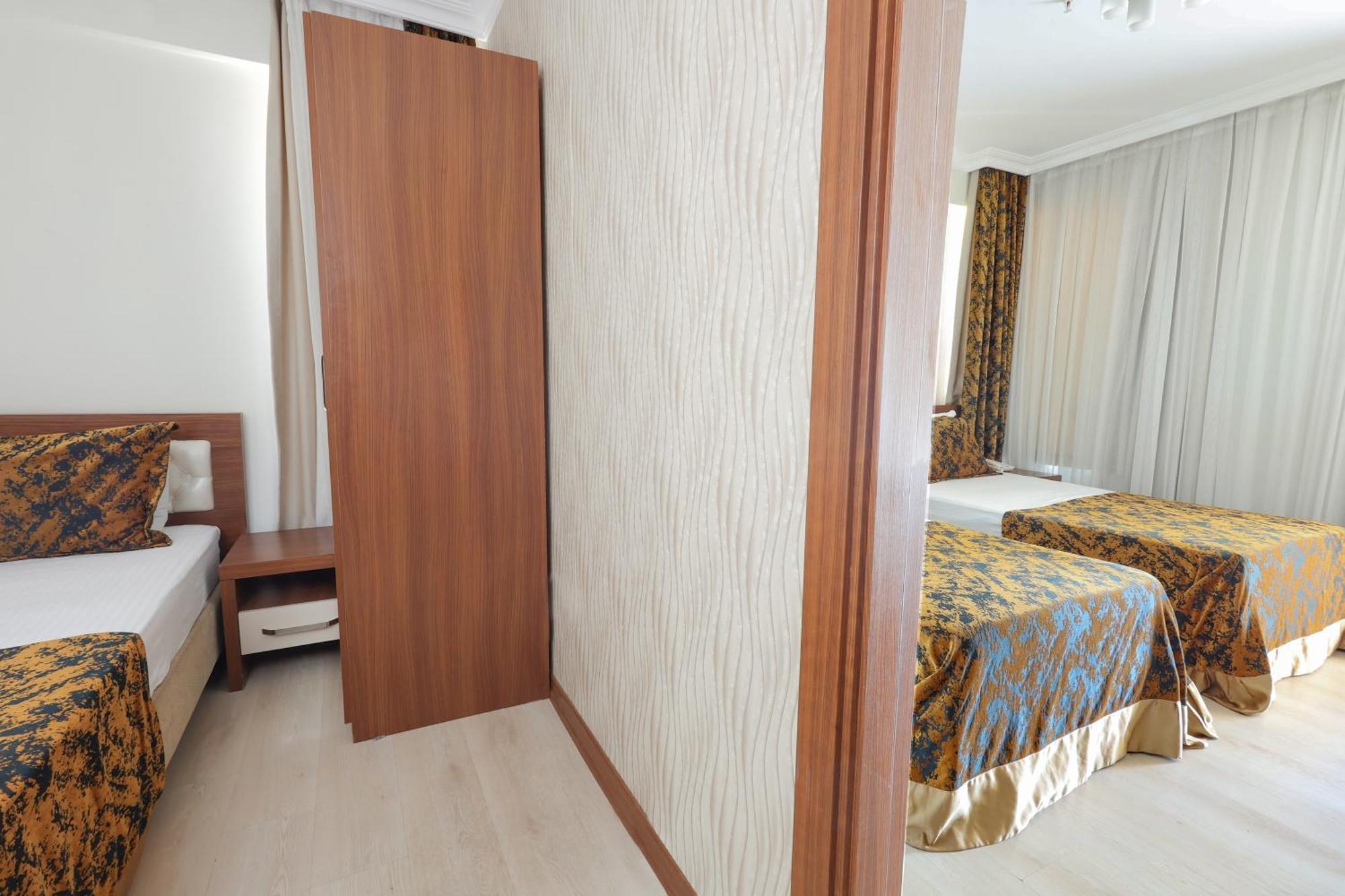 เดอะ คอร์เนอร์ พาร์ค โฮเต็ล Hotel อันตัลยา ภายนอก รูปภาพ
